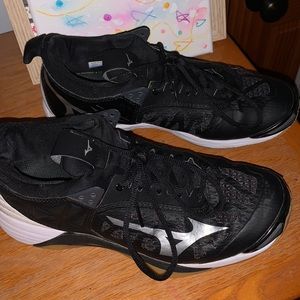 Black Mizuno volleyball shoes